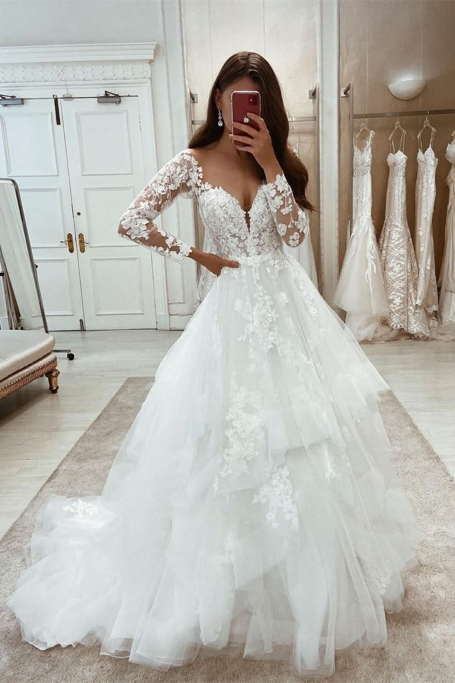 Elegant Long White A-line Appliques Long Sleeves Wedding Dress With