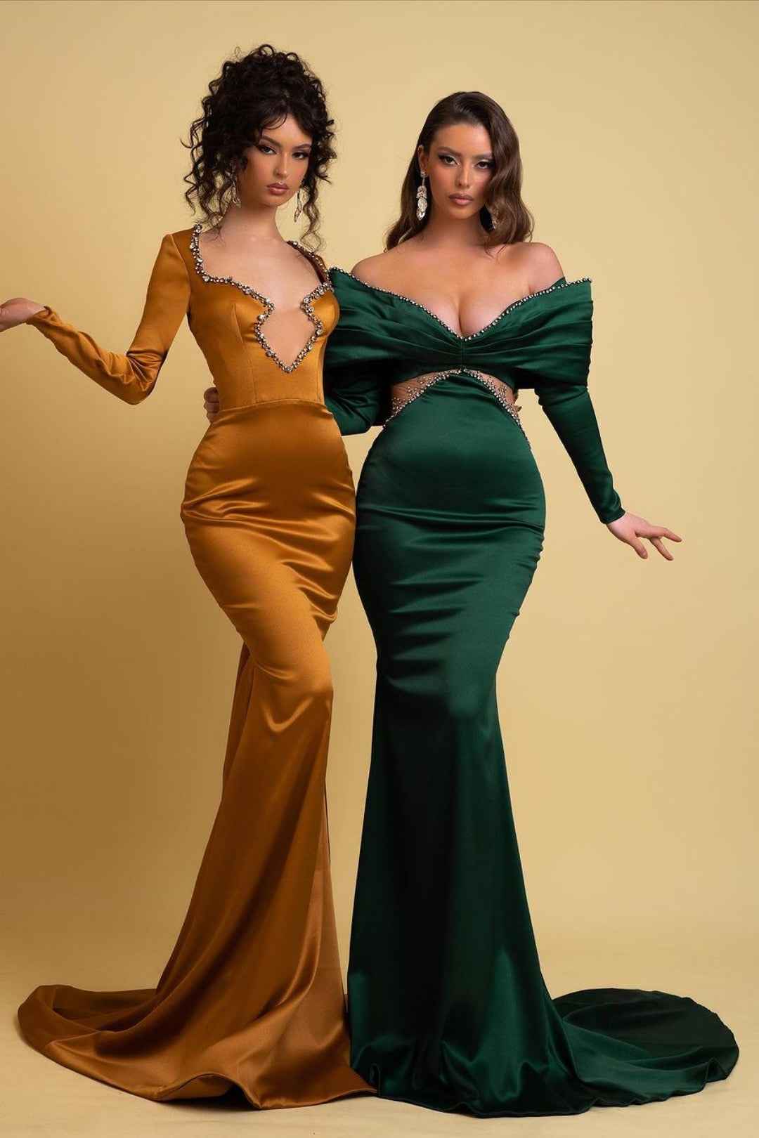 Emerald Green Off the Shoulder Long Sleeves Prom Dress V Neck Mermaid