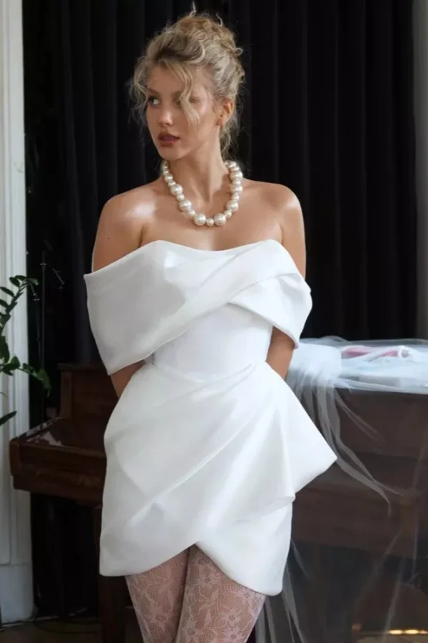 Stunning Off the Shoulder Sleeveless Short Prom Dress With Pleated