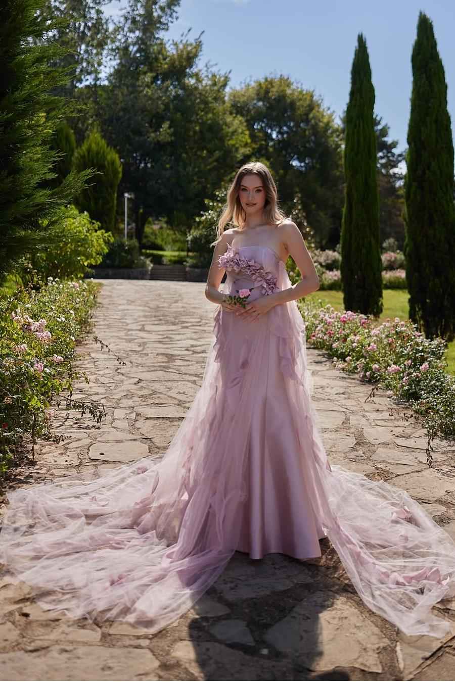 Chic Strapless Sleeveless Tulle Long Prom Dress With Appliques