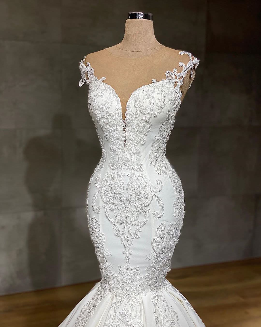 Lace Sweetheart V-Neck Sleeveless Mermaid Wedding Dress with Appliques BM bride