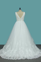 Deep V-neck A-Line Backless Wedding Dress Floor-length With Appliques Lace Tulle BM bride