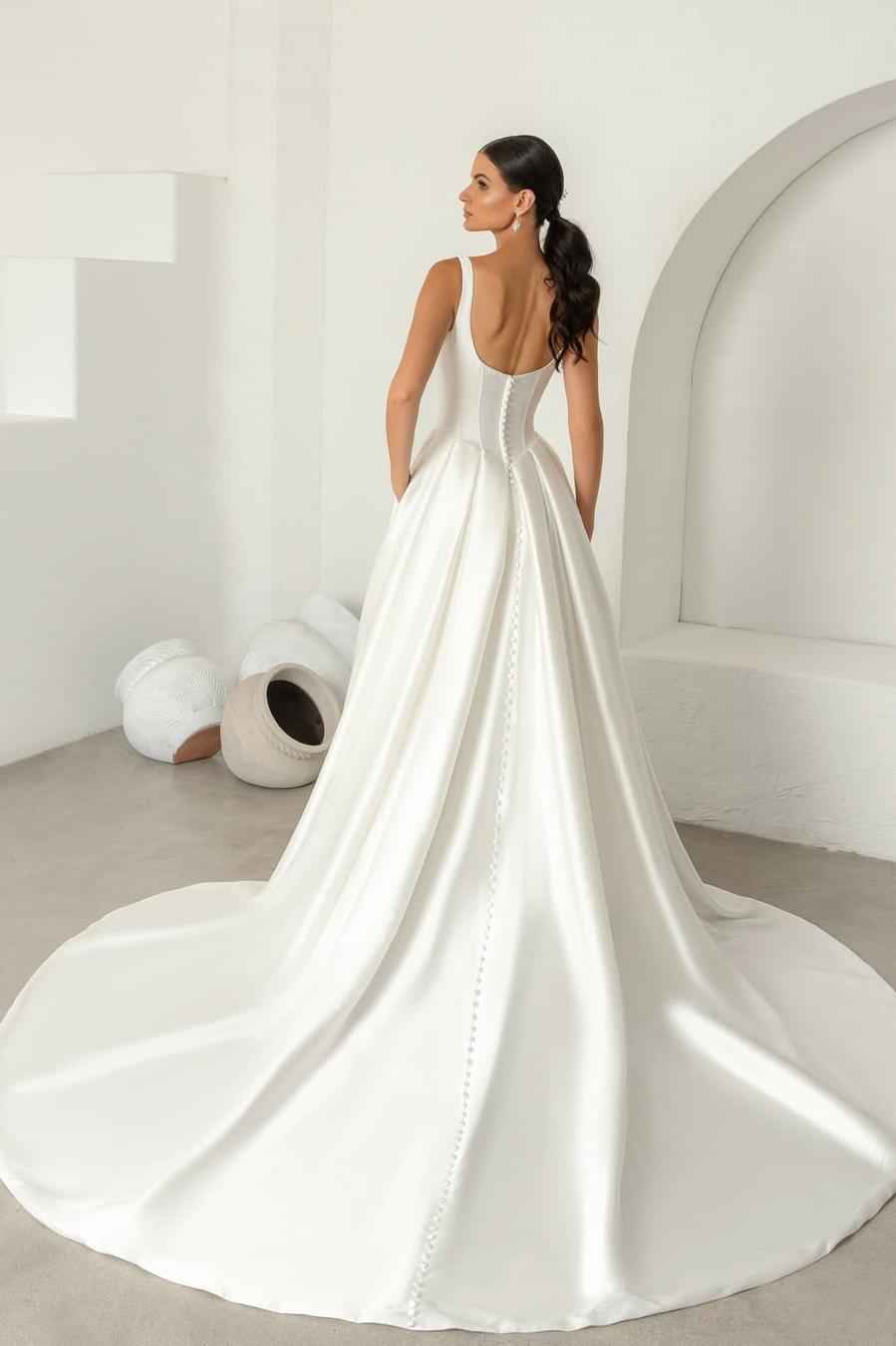 Stunning Straps Sleeveless Long Prom Dress With Pleated Pocket