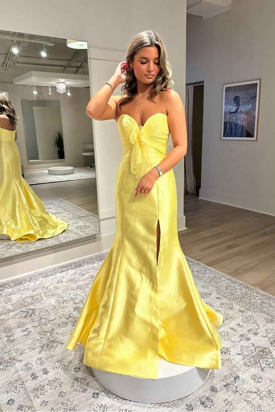 Strapless Sleeveless Long Mermaid Split Prom Dress With Tulle