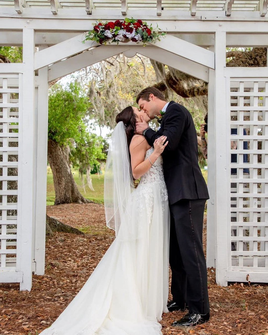 Sleeveless Bateau Backless A-line Church Train Wedding Dress With Appliques Lace BM bride