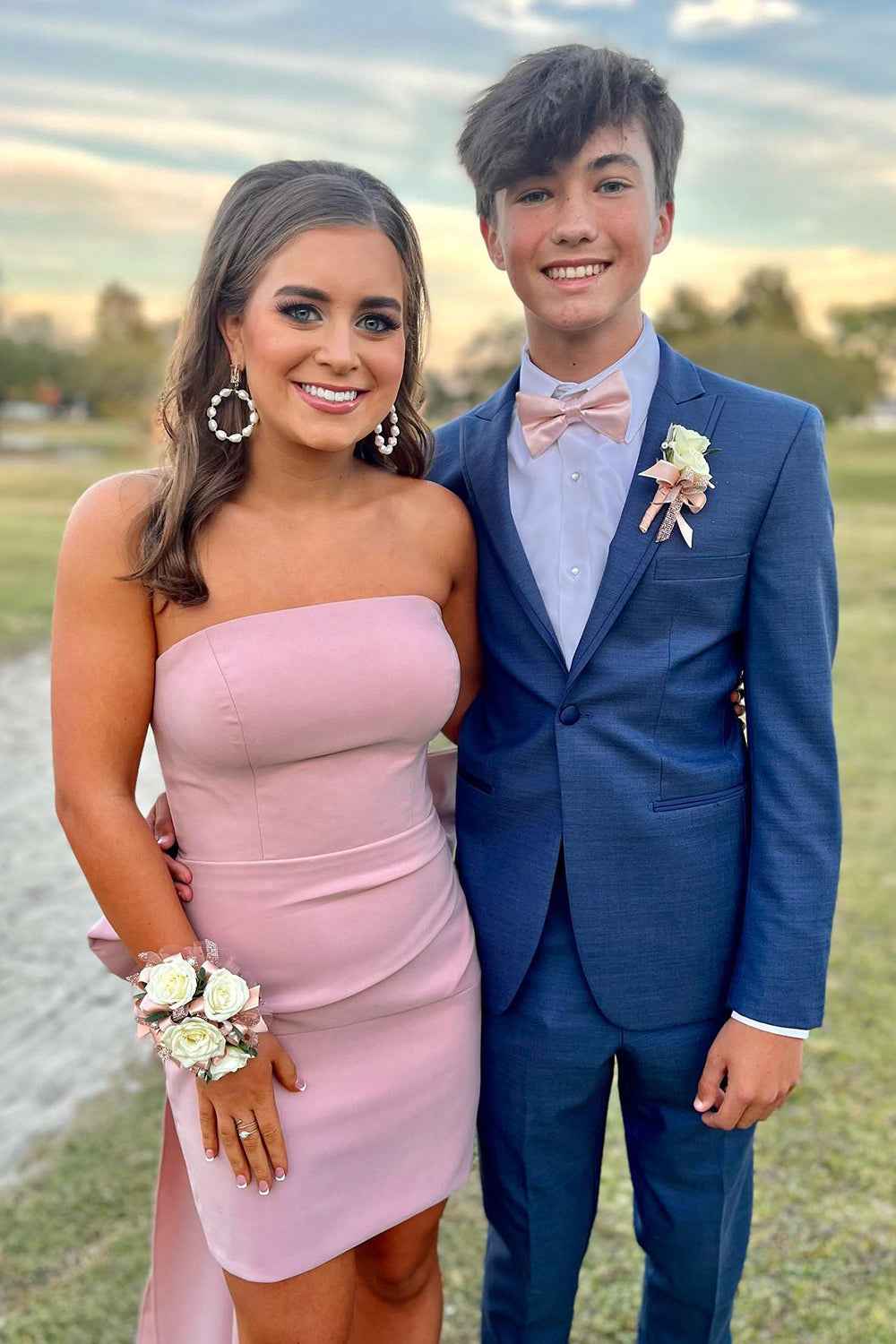 White Strapless Tight Short Homecoming Dress with Bowknot Bmbride
