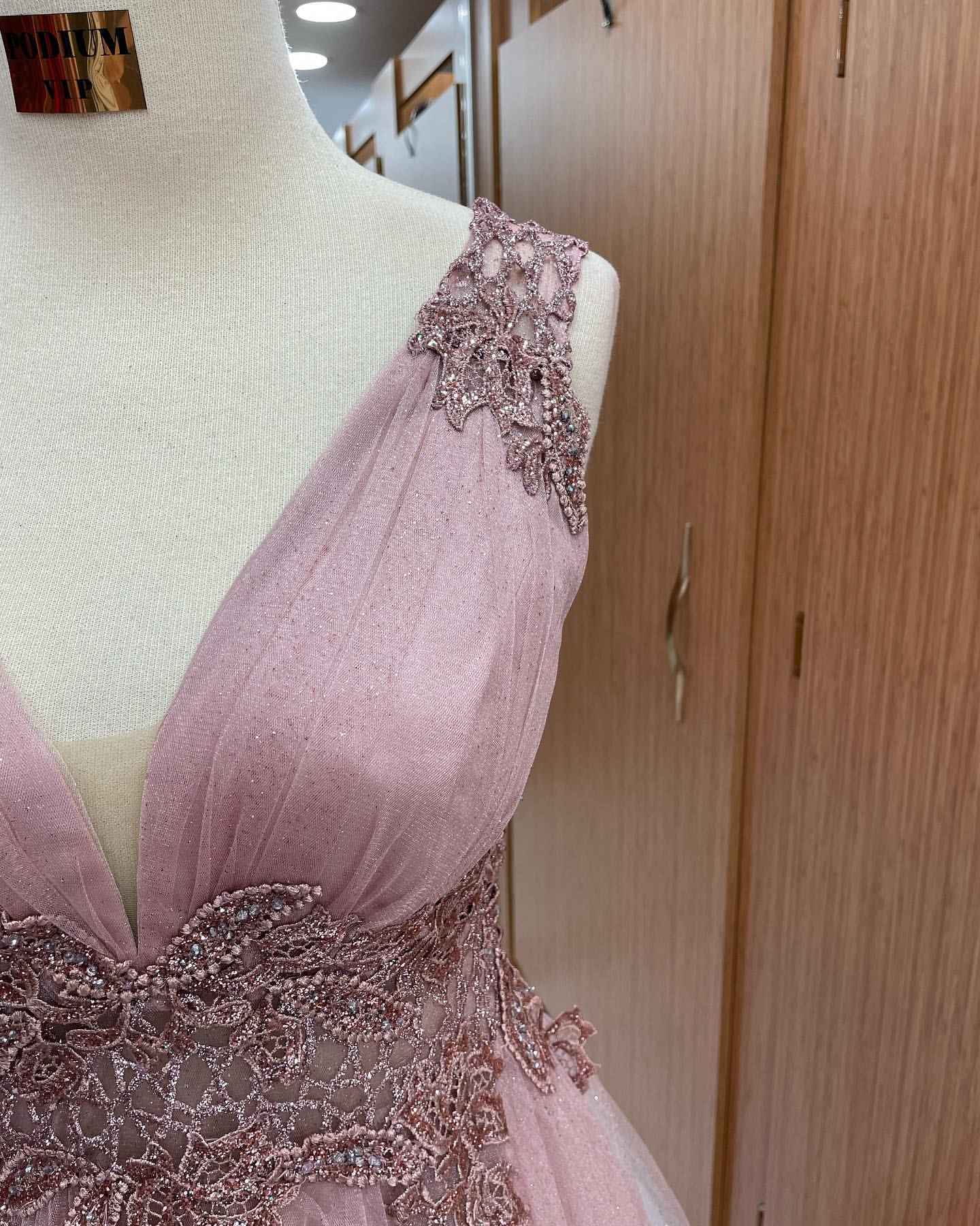 Dusty Pink Sleeveless A Line Prom Dress Tulle Long With Appliques V Neck