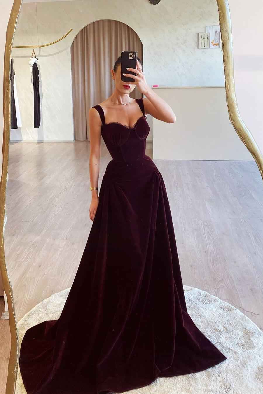 Spaghetti Strap Sleeveless Sweetheart Long Pleated Prom Dress