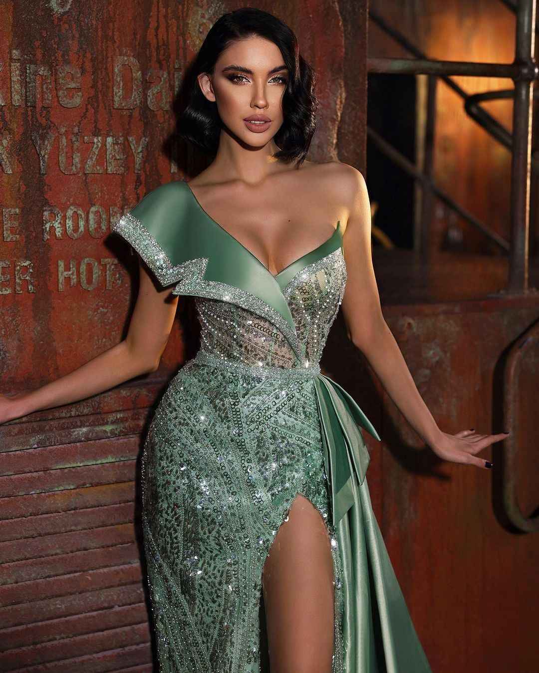 Green Sequins Prom Dress One Shoulder With Sleeveless Trail High Slit