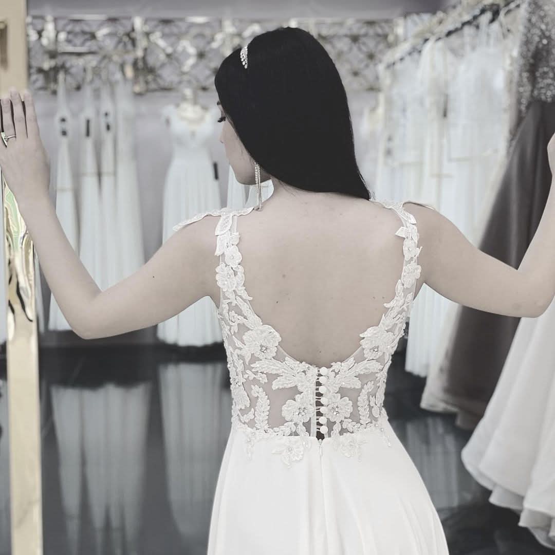 Long Sweetheart A-Line V-Neck Split Wedding Dress with Lace Chiffon BM bride