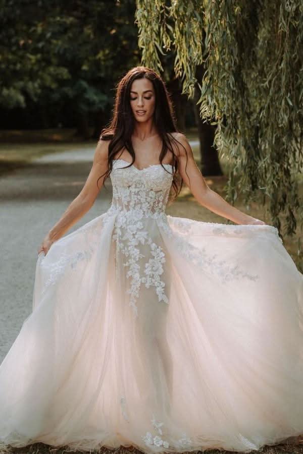 Romantic Backless A-Line Floor-Length Wedding Dress with Sweetheart Lace BM bride