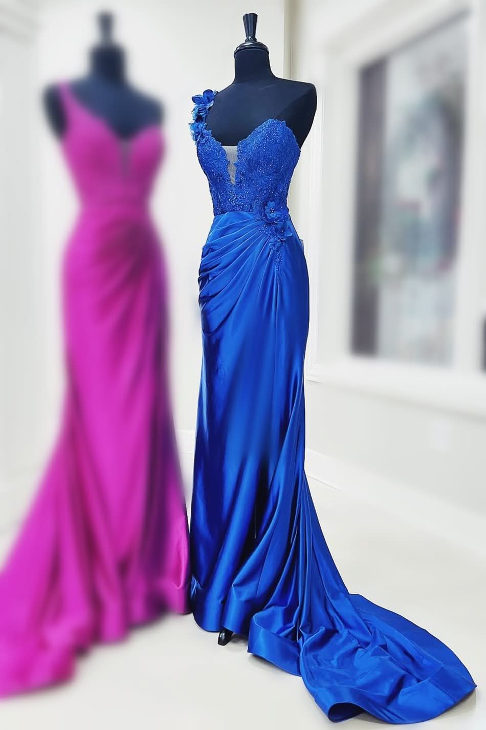 Striking Red One-Shoulder 3D Floral Lace Pleated Long Gown with Slit BM bride