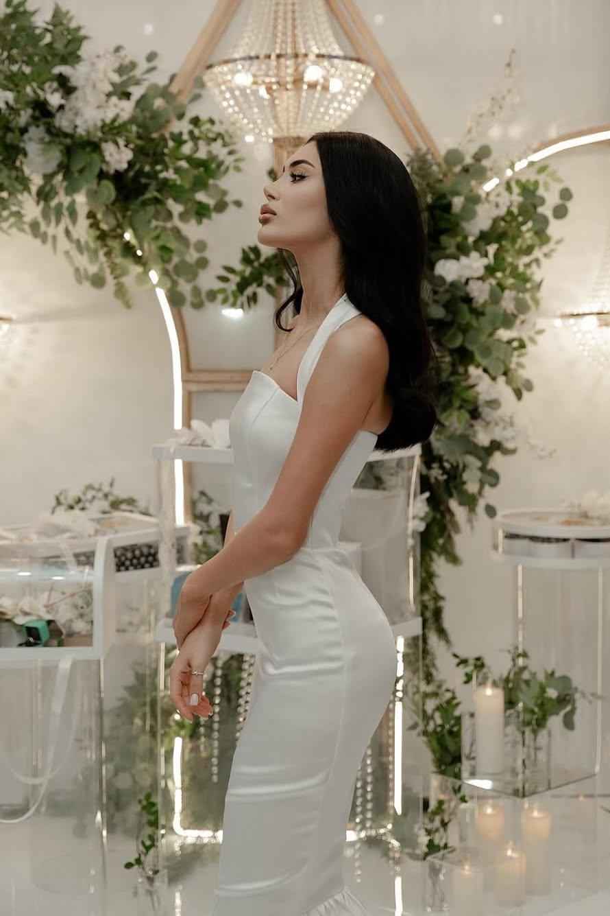 Stunning Halter Sleeveless Long Mermaid Prom Dress With Pleated