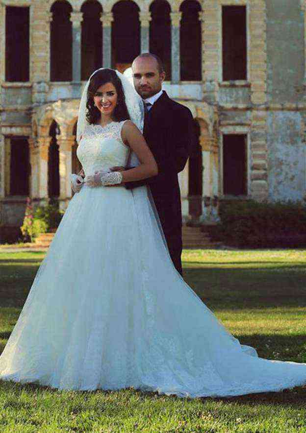 Lace Wedding Dress with A-Line/Princess Silhouette and Bateau Court Train BM bride