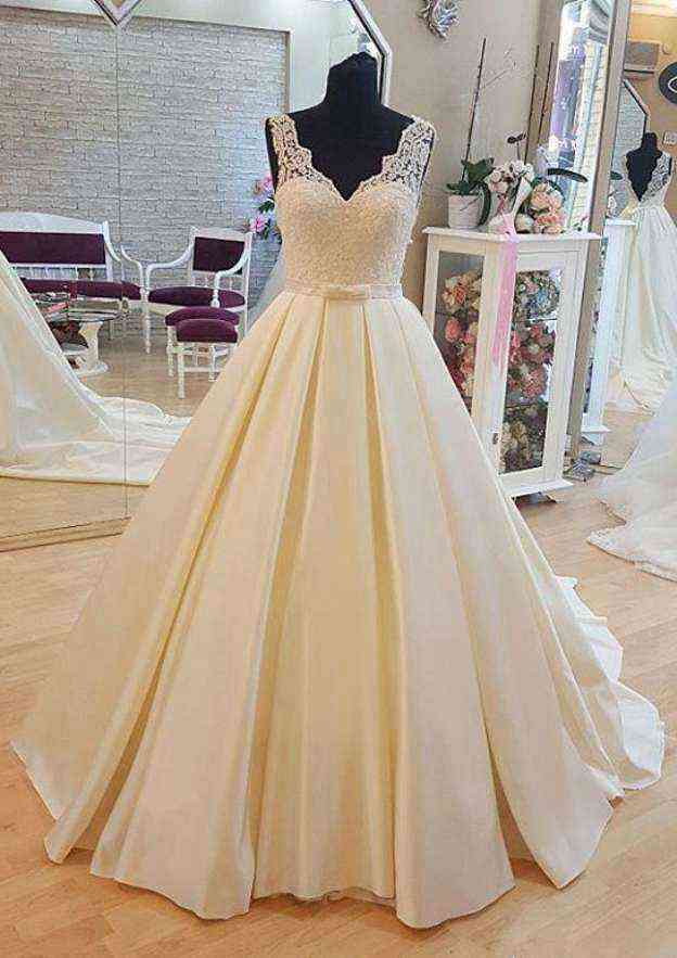 Classic A-Line/Princess Satin Wedding Dress with Sweetheart Neckline and Lace Court Train BM bride