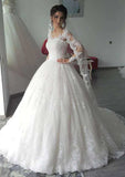 Classic Lace Ball Gown Wedding Dress with Scoop Neck and Court Train BM bride