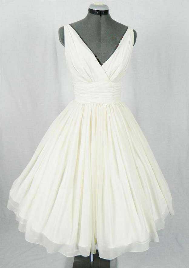 Charming Knee-Length A-Line/Princess Chiffon Wedding Dress with V-Neckline and Pleated Details BM bride