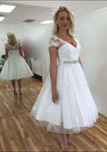 Lovely Knee-Length A-Line/Princess Tulle Wedding Dress with V-Neckline and Delicate Lace Accents BM bride