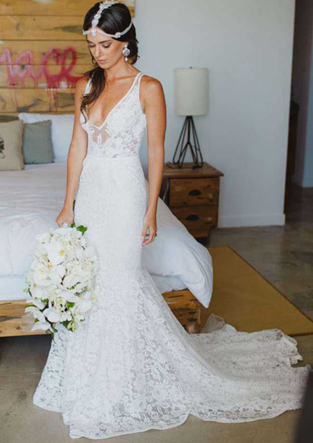 Elegant Trumpet/Mermaid Lace Wedding Dress with V-Neck and Pleated Detailing BM bride