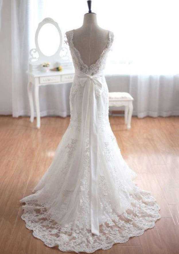Sophisticated V-Neck Sheath/Column Lace Wedding Dress with Court Train BM bride