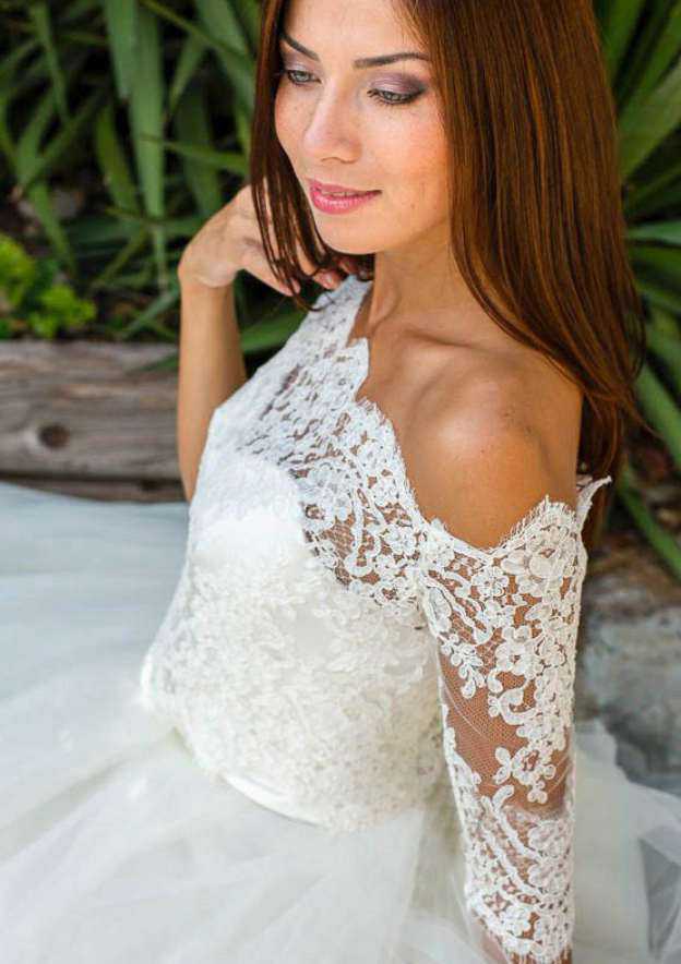 Elegant Tulle Wedding Dress: A-Line/Princess Off-the-Shoulder Ankle-Length with Lace Accents BM bride
