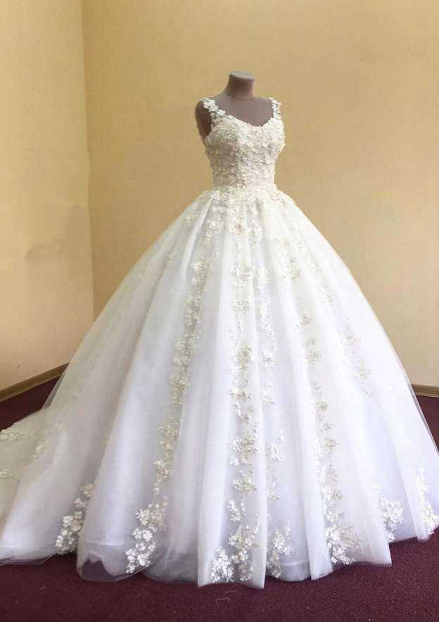 Appliqued Scoop Neck Ball Gown Wedding Dress with Chapel Train in Tulle BM bride