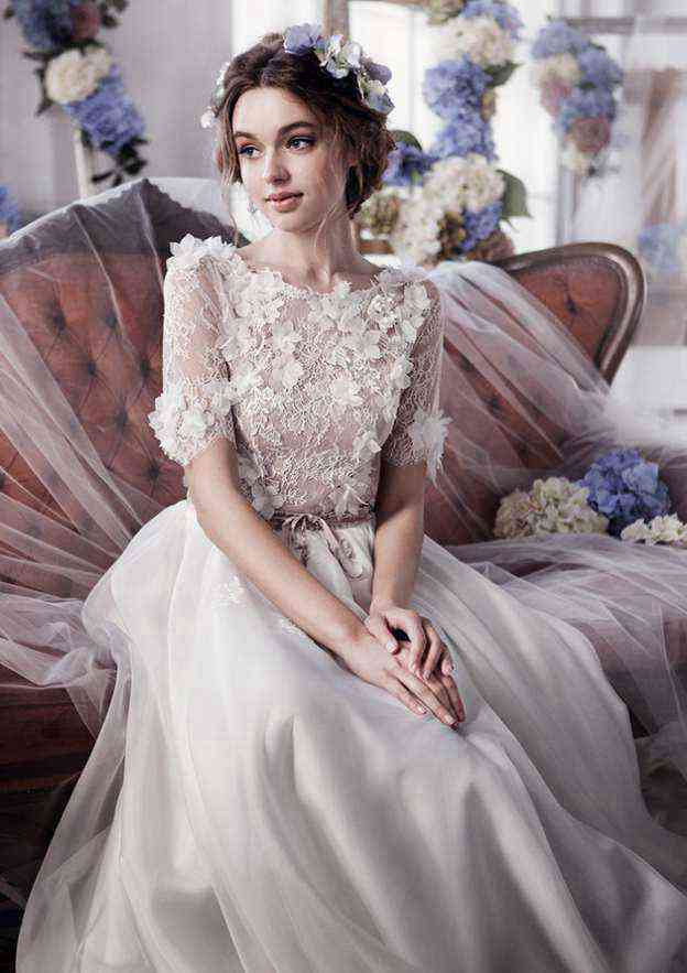 Charming Tulle Wedding Dress: A-Line/Princess Bateau Court Train with Floral Accents BM bride