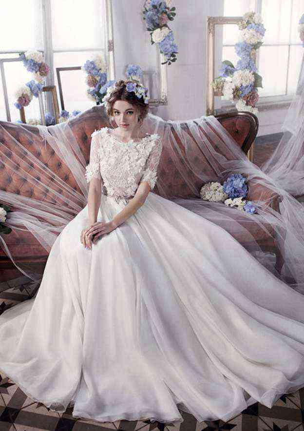Charming Tulle Wedding Dress: A-Line/Princess Bateau Court Train with Floral Accents BM bride