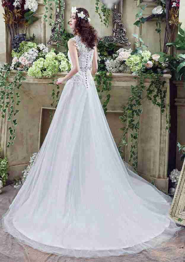 Graceful Lace V-Neck Tulle A-Line/Princess Wedding Dress with Court Train BM bride