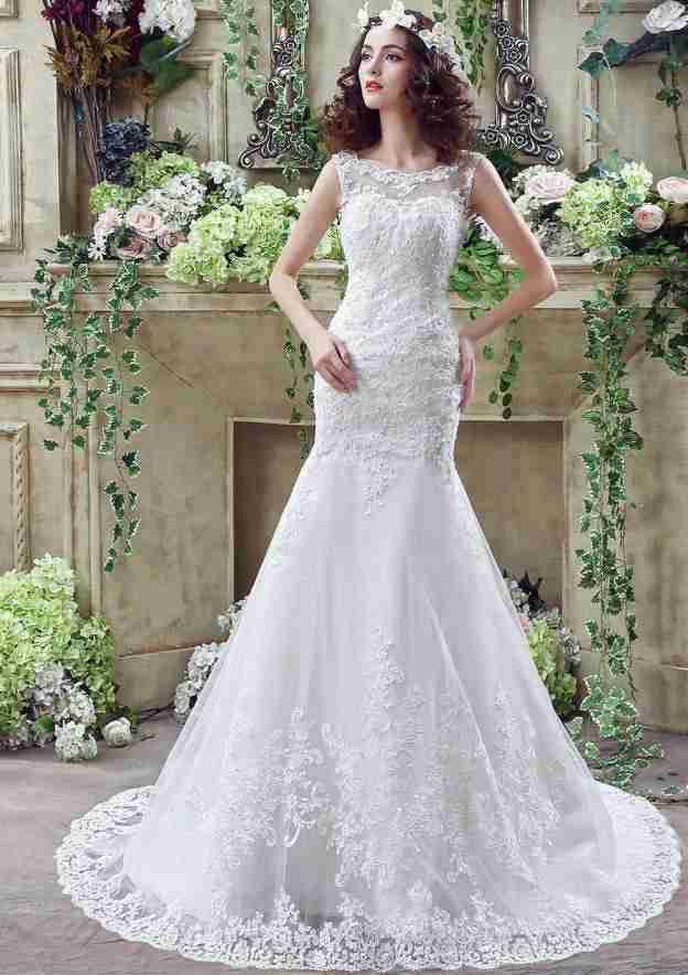 Elegant Lace Sheath/Column Tulle Bateau Wedding Dress with Court Train BM bride