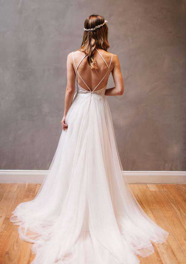 Lace A-Line/Princess Wedding Dress with Sweetheart Neckline and Court Train in Tulle BM bride