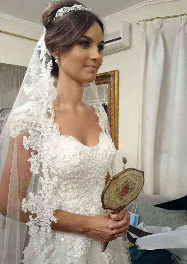 Sweetheart A-Line Tulle Wedding Dress with Short Sleeves and Zipper Closure BM bride