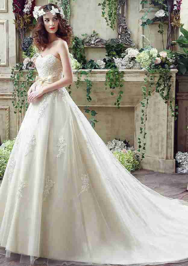 Romantic Lace Bowknot Tulle Ball Gown Strapless Wedding Dress with Court Train BM bride