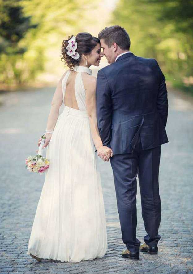Pleated High-Neck Chiffon A-Line/Princess Wedding Dress with Long/Floor-Length Skirt BM bride