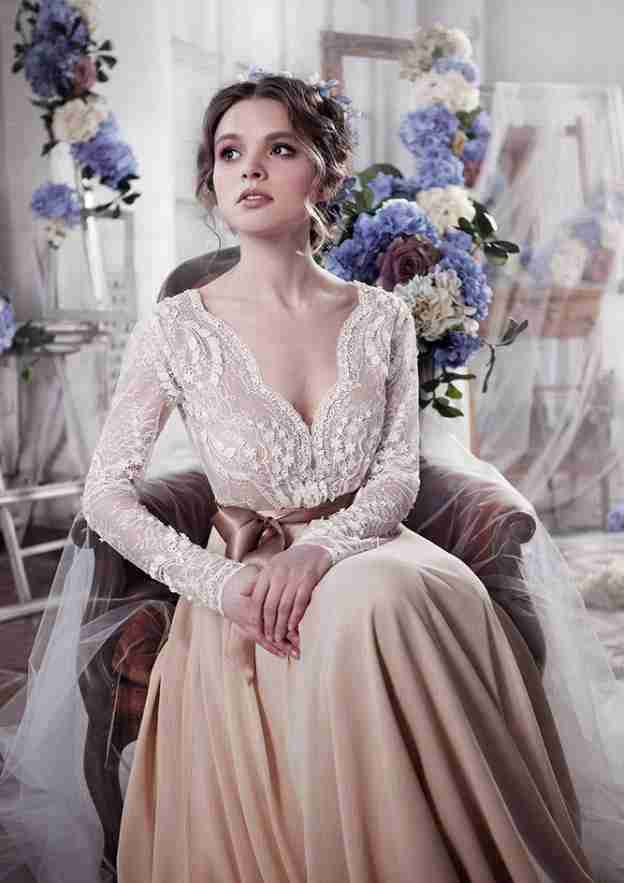 Graceful V-Neck Court Train Chiffon Wedding Dress with Bowknot in A-Line/Princess Fit BM bride