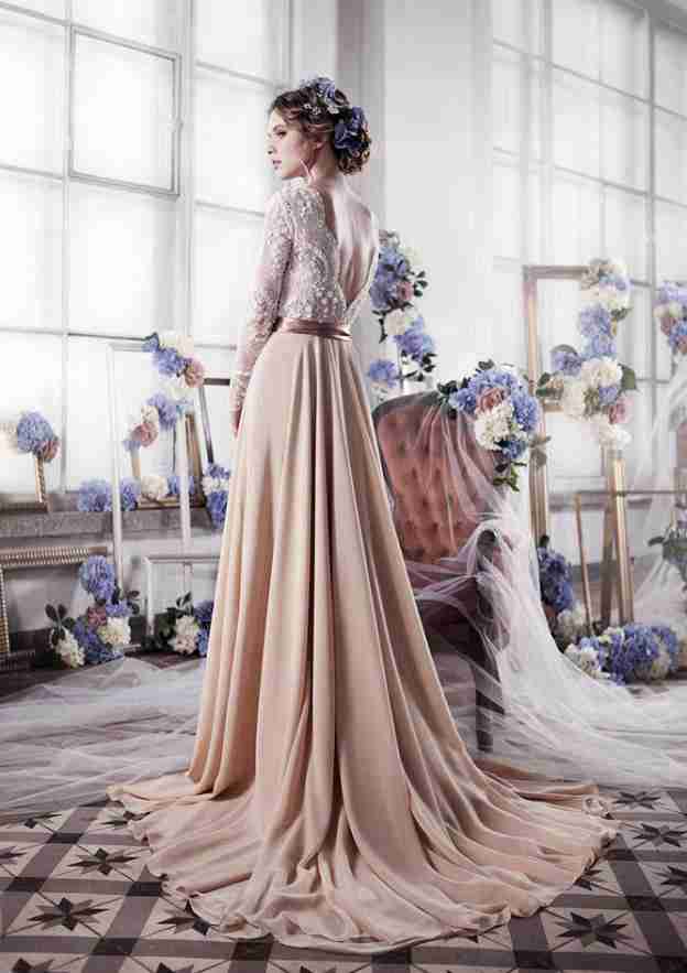 Graceful V-Neck Court Train Chiffon Wedding Dress with Bowknot in A-Line/Princess Fit BM bride