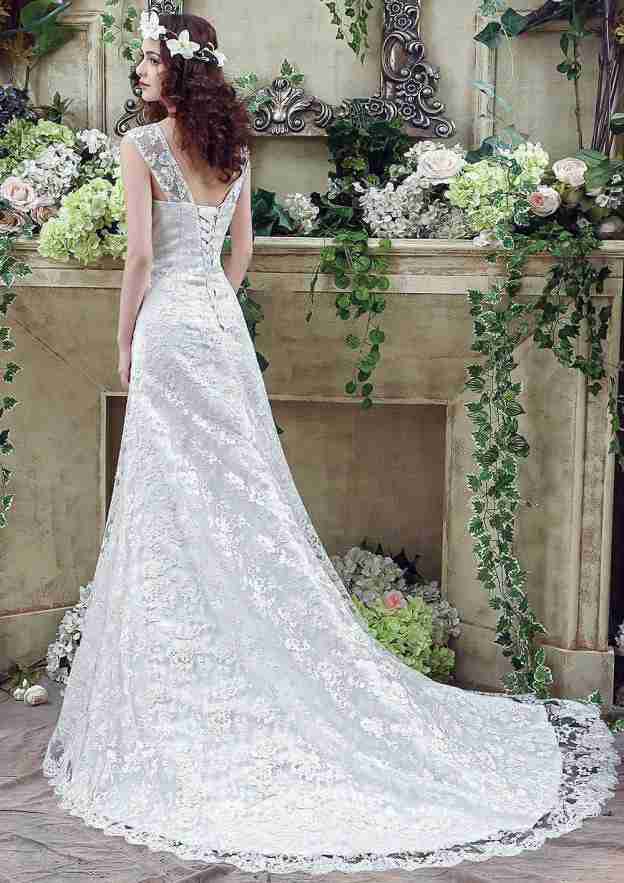 Sweetheart Lace A-Line Wedding Dress with Court Train BM bride