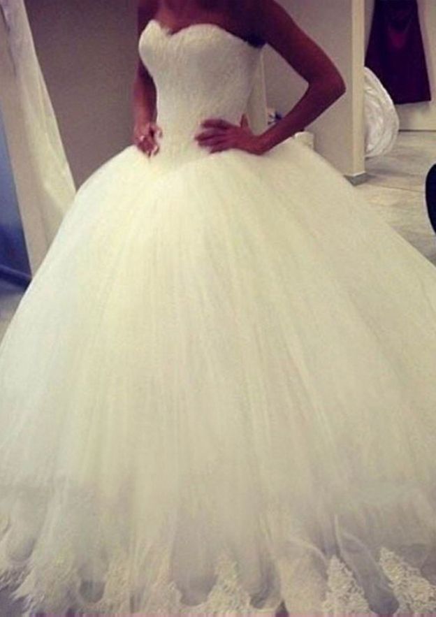 Appliqued Sleeveless Ball Gown Wedding Dress with Sweetheart Neckline and Sweep Train in Tulle BM bride