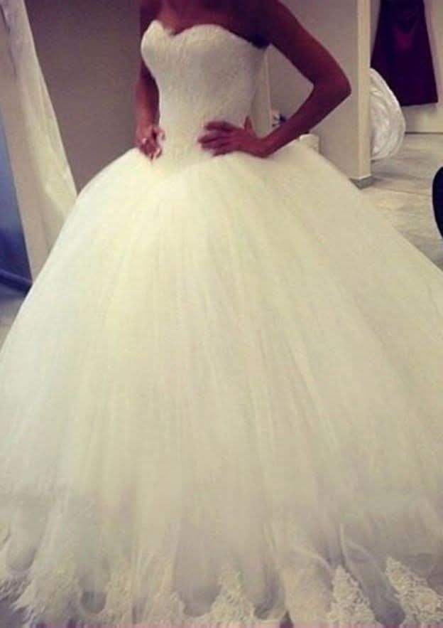 Appliqued Sleeveless Ball Gown Wedding Dress with Sweetheart Neckline and Sweep Train in Tulle BM bride