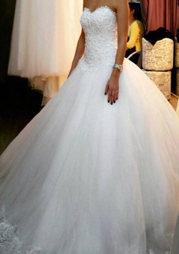 Appliqued Sleeveless Ball Gown Wedding Dress with Sweetheart Neckline and Sweep Train in Tulle BM bride