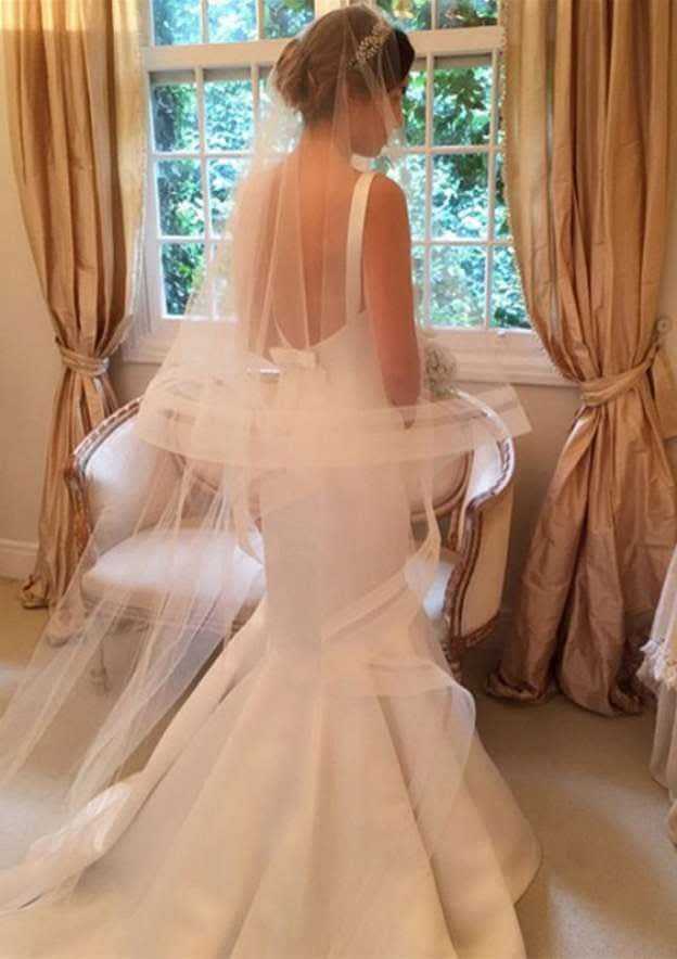 Classic Pleated V-Neck Satin Trumpet/Mermaid Wedding Dress with Court Train BM bride