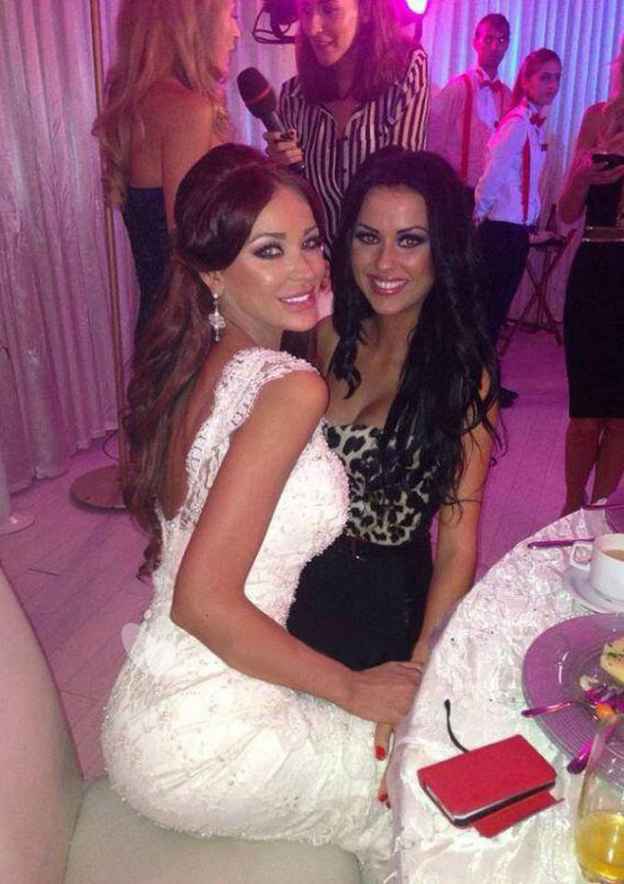 Stylish Trumpet/Mermaid Scalloped Neck Sleeveless Sweep Train Lace Wedding Dress with Applique Details BM bride