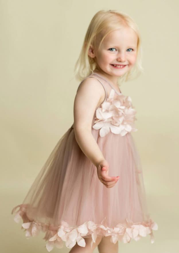 Lovely Tulle Bateau Neck Knee-Length A-line Flower Girl Dress with Appliqued BM bride