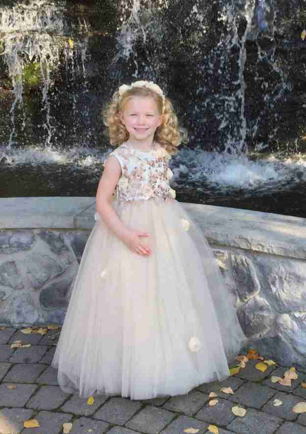 Graceful Tulle Bateau Neck Floor-Length A-line Flower Girl Dress with Appliqued BM bride
