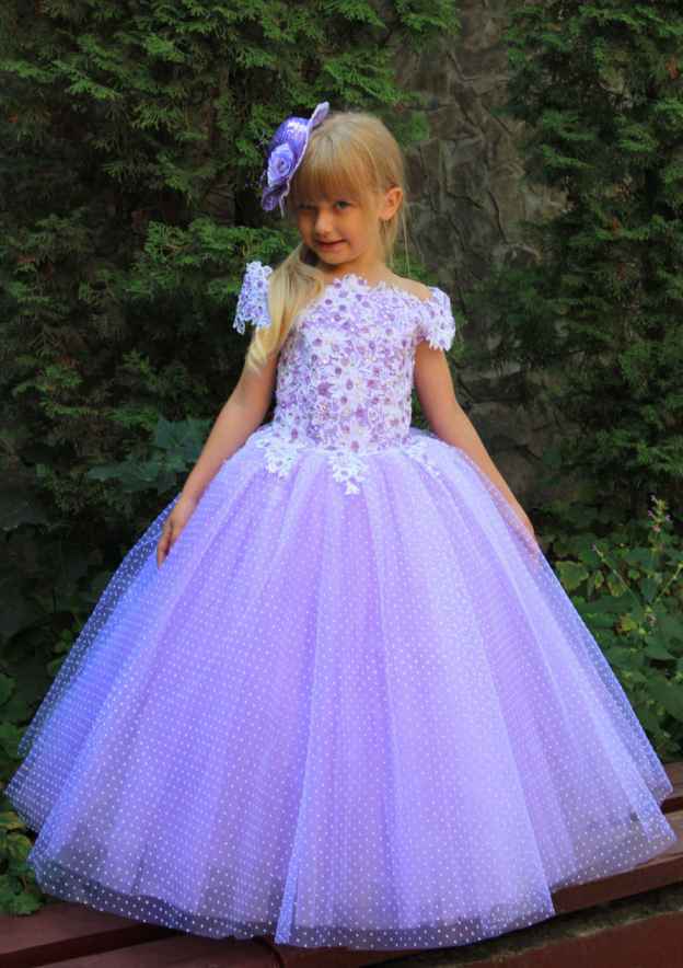 Graceful Tulle Bateau Neck Floor-Length Ball Gown Flower Girl Dress with Appliqued BM bride