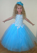 Graceful Tulle Bateau Neck Floor-Length Ball Gown Flower Girl Dress with Appliqued BM bride