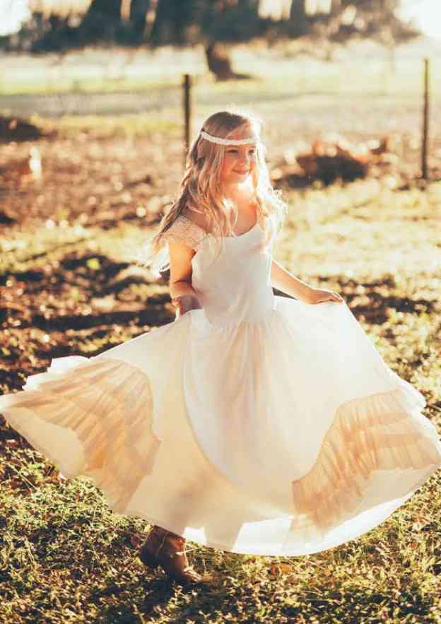 Lovely Chiffon Bateau Neck Sweep Train A-line Flower Girl Dress with Appliqued BM bride