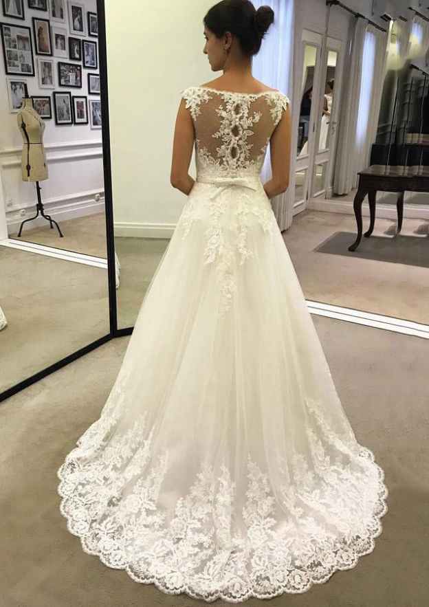 Sleeveless Court Train Tulle Wedding Dress with Applique Hem, A-Line/Princess Bateau BM bride