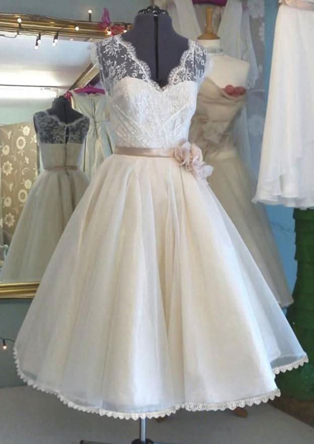 Charming A-Line/Princess V-Neck Sleeveless Tea-Length Tulle Wedding Dress with Lace Flower Accents BM bride