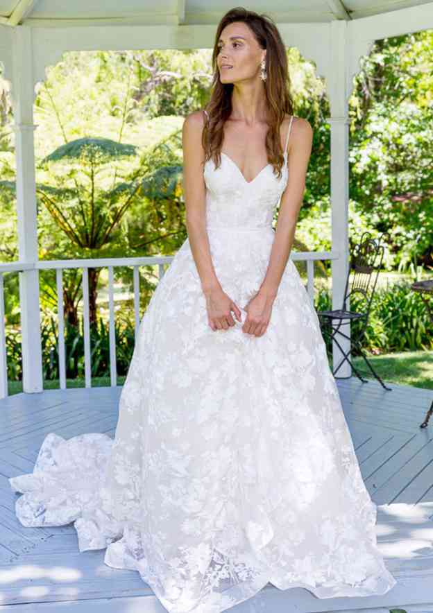 Lace A-Line/Princess Sweetheart Sleeveless Wedding Dress with Court Train BM bride